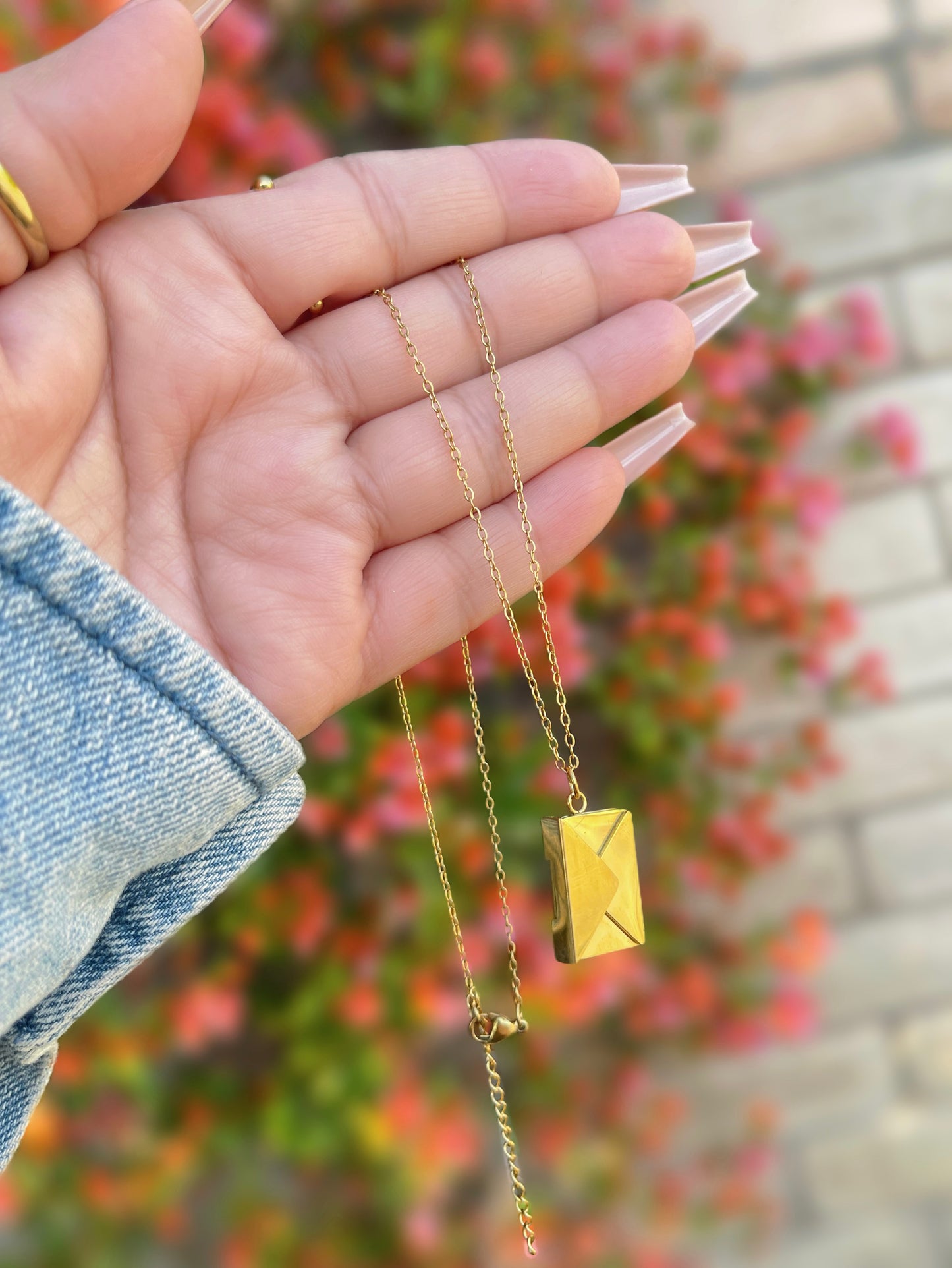 Envelope necklace