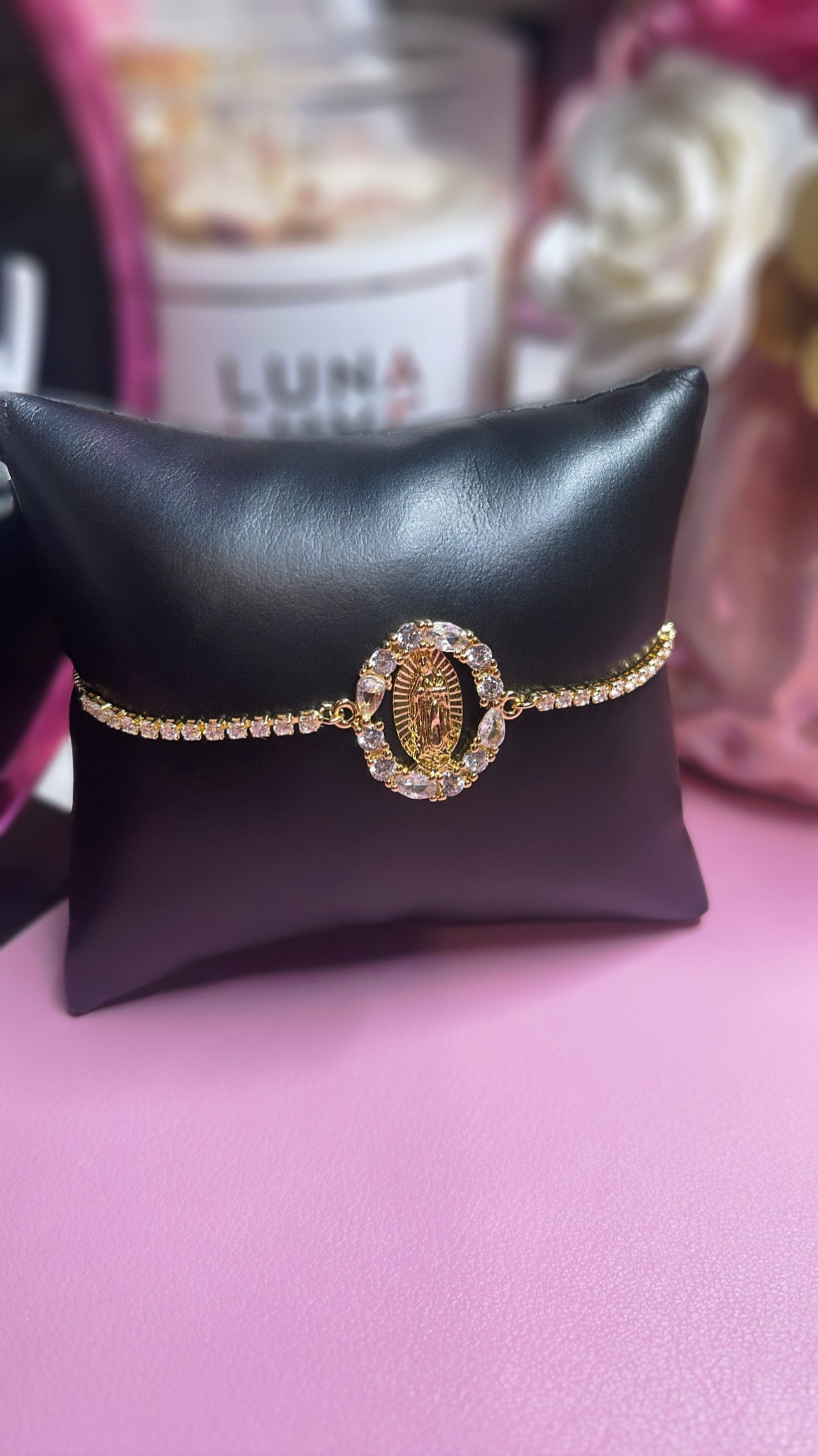 Round Virgencita sliding bracelet