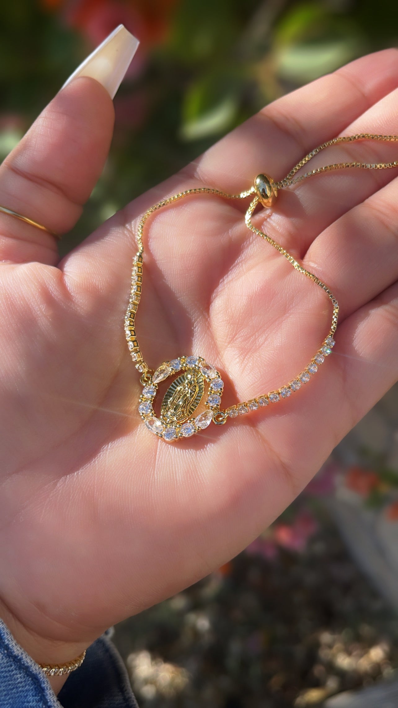 Round Virgencita sliding bracelet
