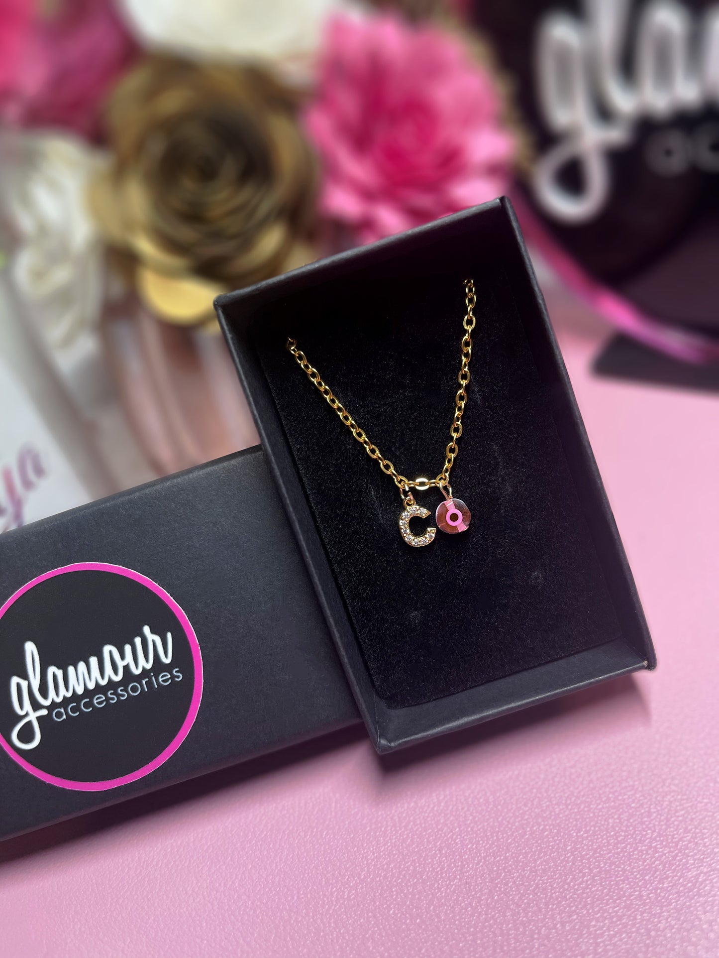 Collar con inicial y ojito