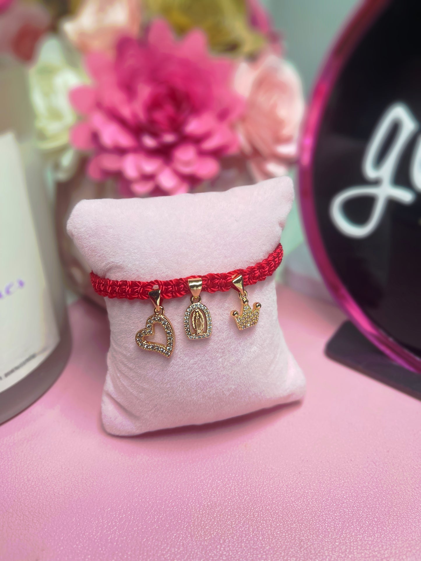 Pulsera infantil con dijes Virgencita