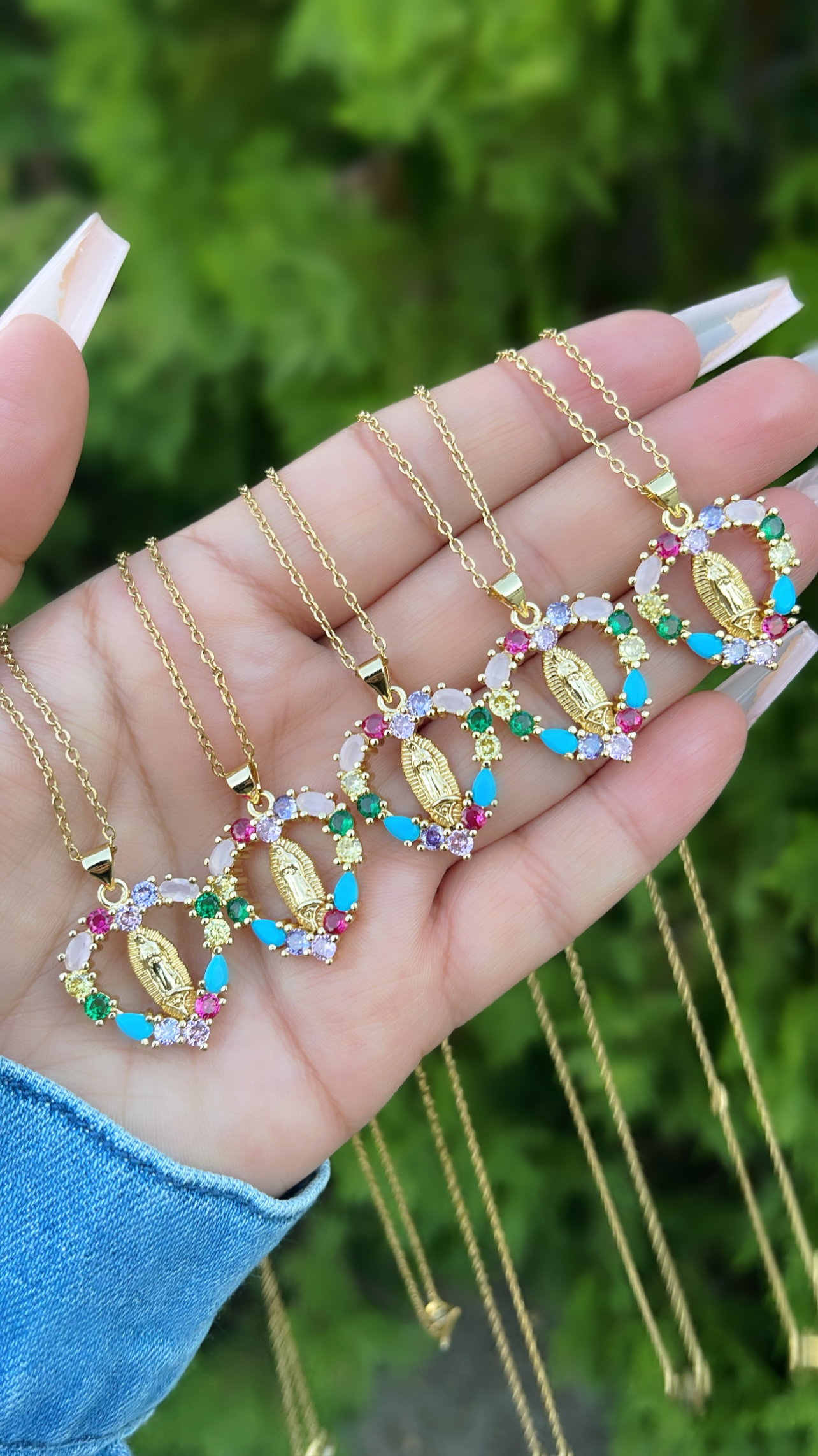 Collar Virgencita Corazón Multicolor- 18"