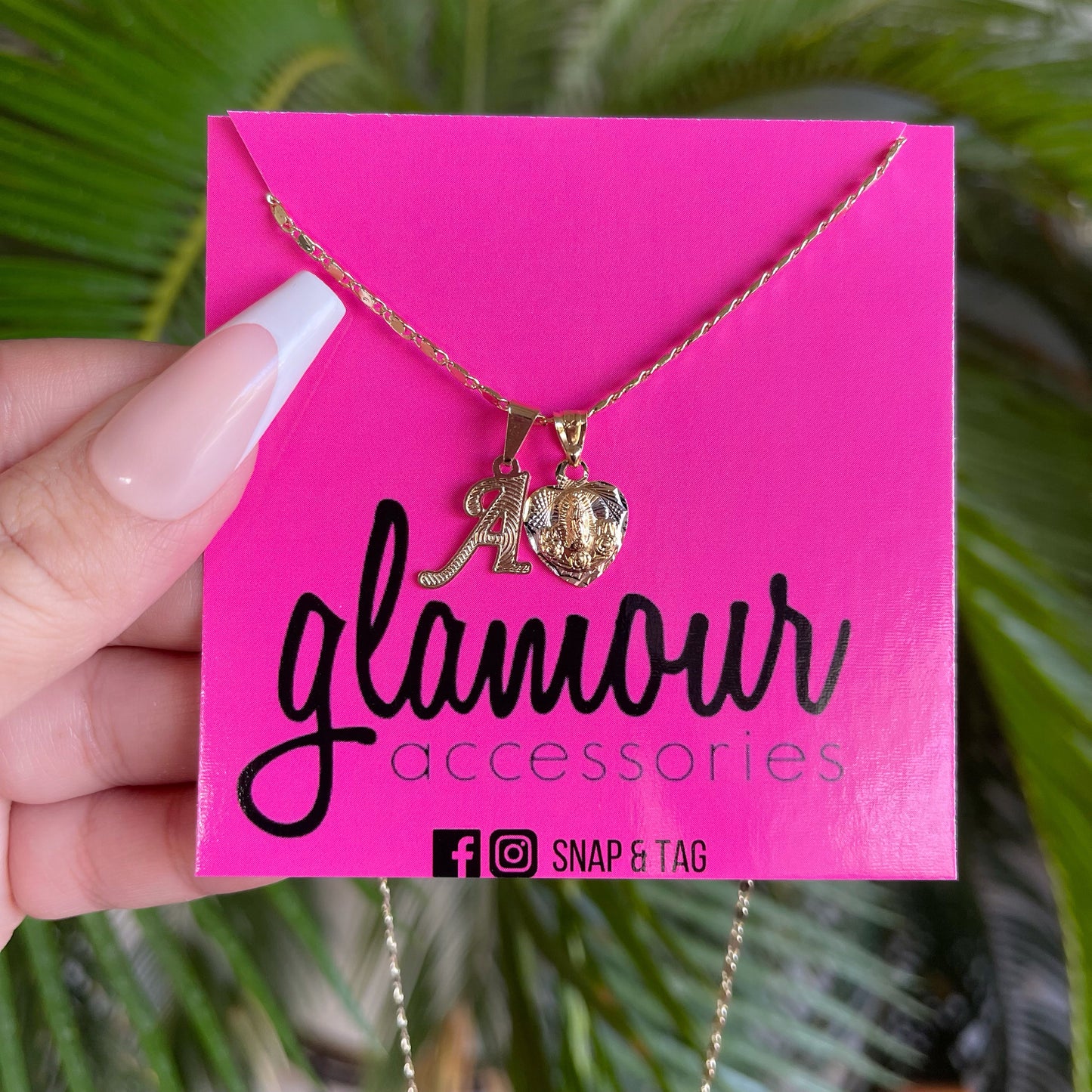 Collar con inicial