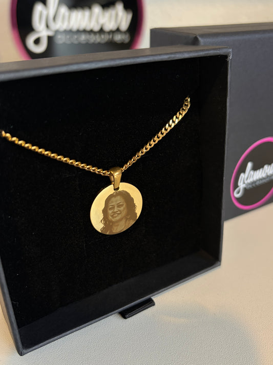 Round personalized charm