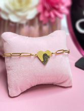 Cargar imagen en el visor de la galería, Personalized heart charm bracelet
