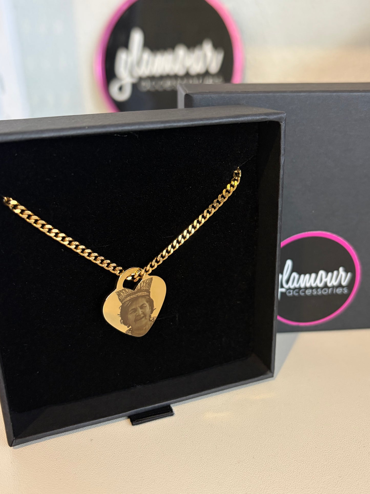 Gold medium Heart  necklace chunky chain