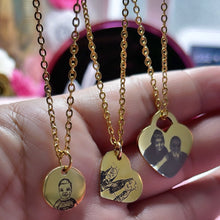 Cargar imagen en el visor de la galería, Personalized Portrait Necklace
