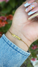 Cargar imagen en el visor de la galería, Personalized dainty heart bracelet
