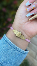 Cargar imagen en el visor de la galería, Pink Virgencita bracelet
