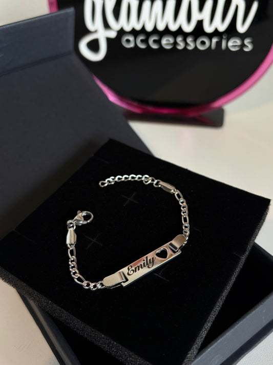 Pulsera de plata con corazón recortado para bebé/niño