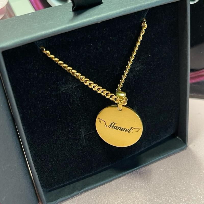 Round personalized charm