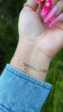 Cargar imagen en el visor de la galería, Initial charm bracelet
